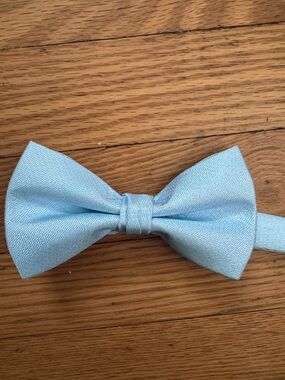 Light Blue Kids Bow Tie - Classic Formal Accessory
